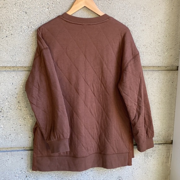 Old Navy Oversized Quilted Sweater - Picture 7 of 10